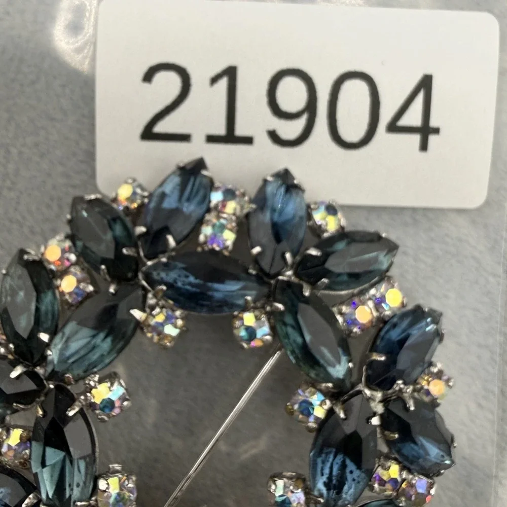 Vintage Rhinestone Brooch Silver Tone Blue‎ AB